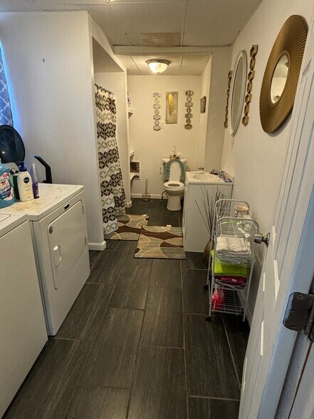 Downstairs bath/laundry - 714 Bristol St