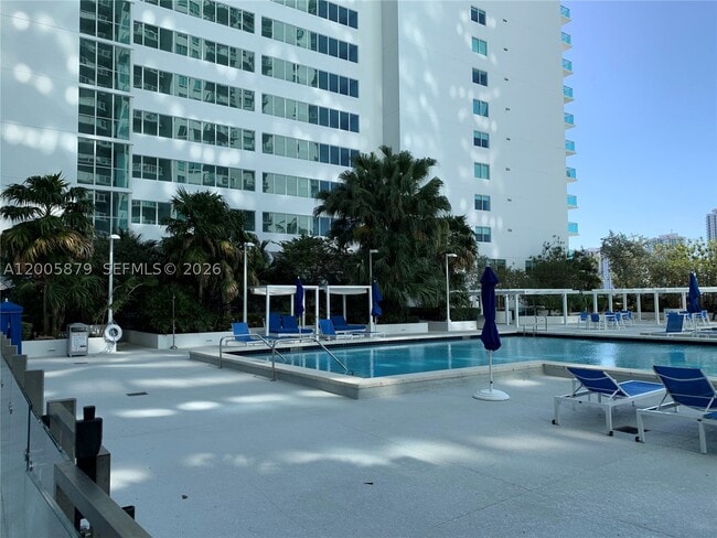 Building Photo - 1800 N Bayshore Dr