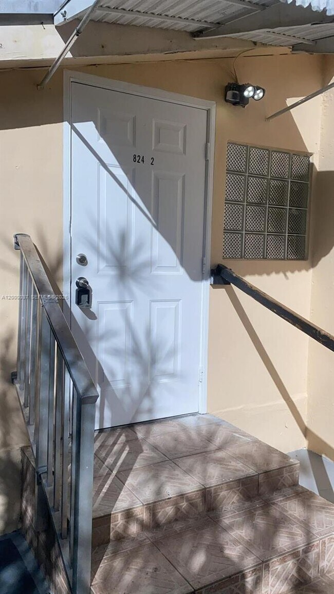 Building Photo - 824 84th St