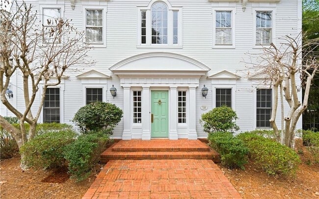 Building Photo - 430 W Wesley Rd NW