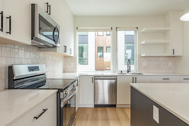 Building Photo - 8326 C 16TH AVE NW 98117