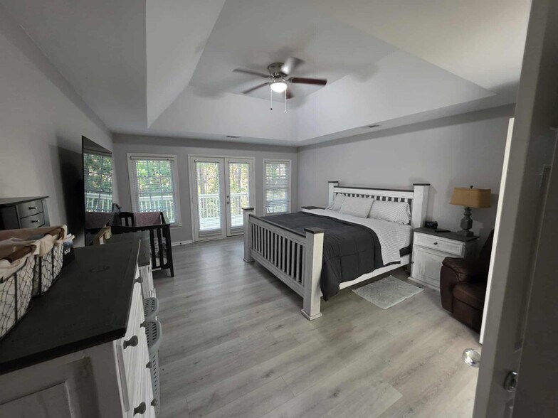 Building Photo - 1211 Fern Hollow Dr