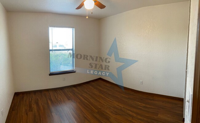 Building Photo - 2 bed, 2 bath townhome