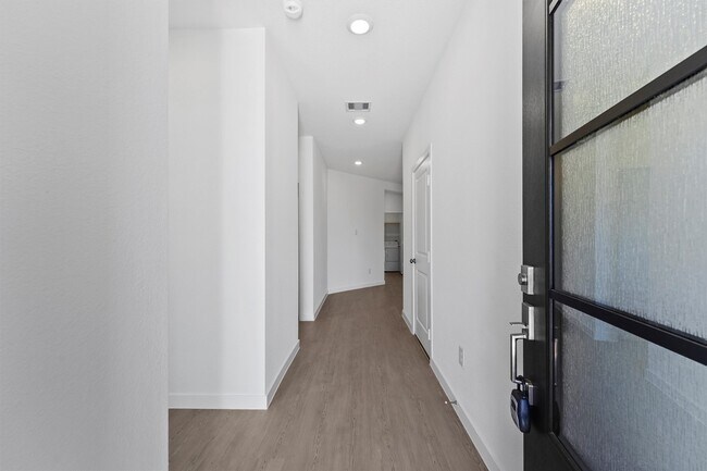 Building Photo - 26830 Nightingale Songs Dr