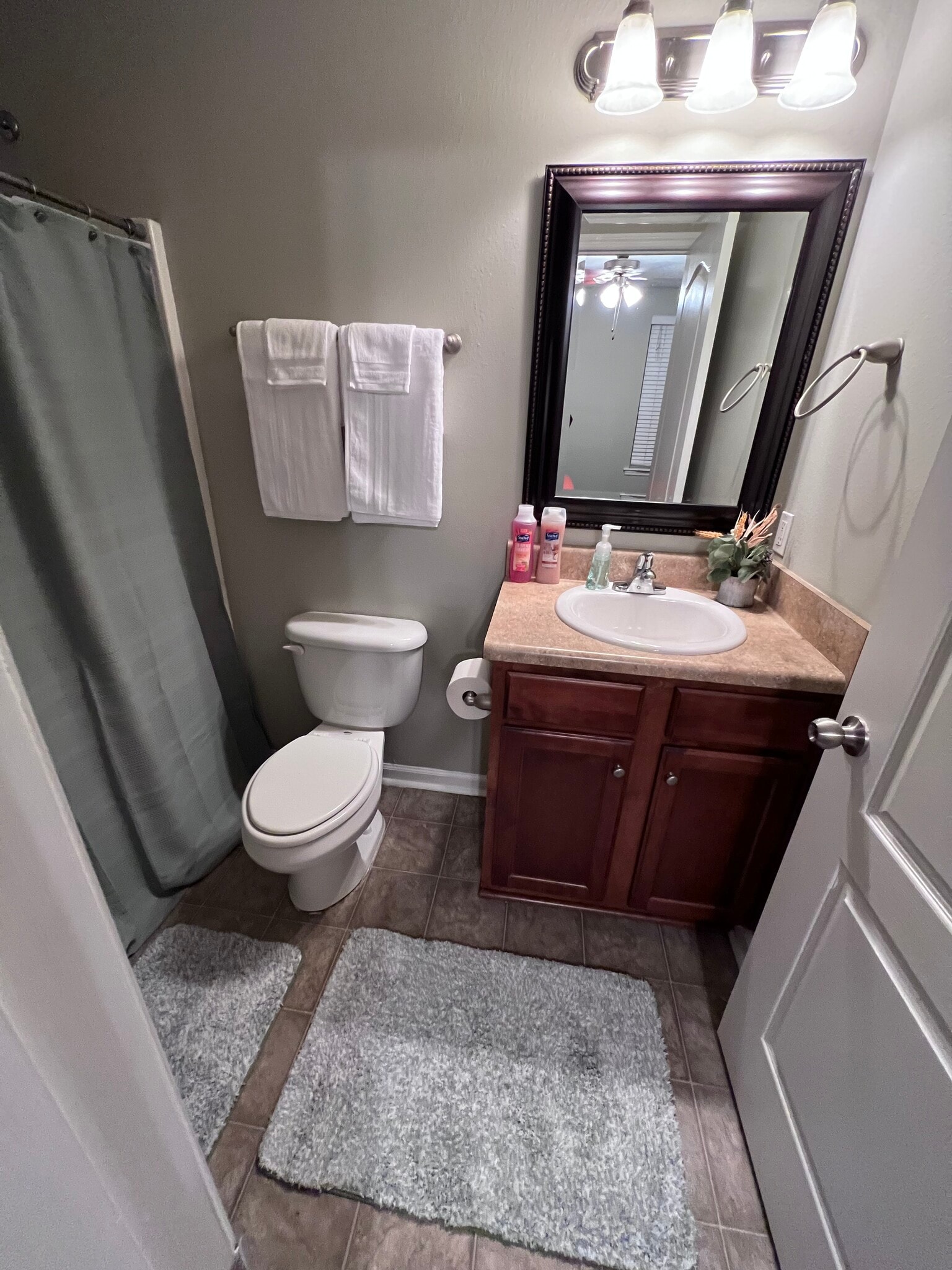 Bathroom - 1928 Corvallis Ave