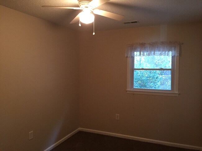 Building Photo - Pet Friendly! Three-bedroom Duplex Ranch Home in Surfside Beach! East of 17!