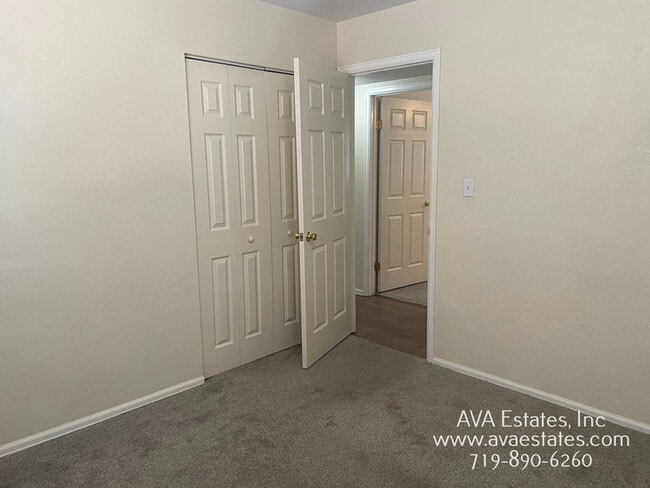 Building Photo - 729 E Laporte Dr