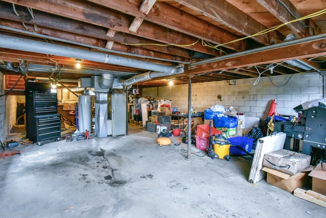 Building Photo - 315 E Dodds St