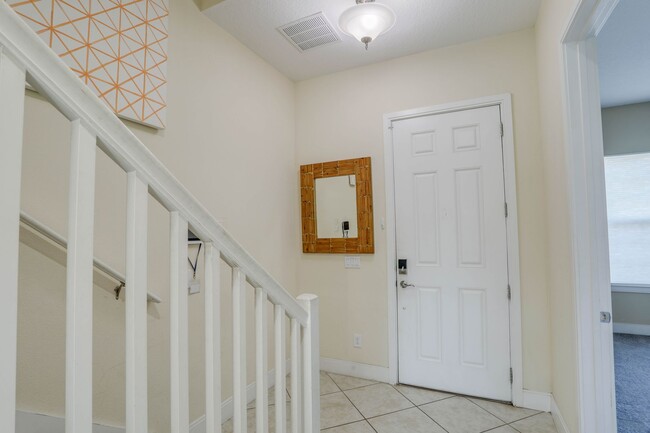 Building Photo - 510 Captiva Dr