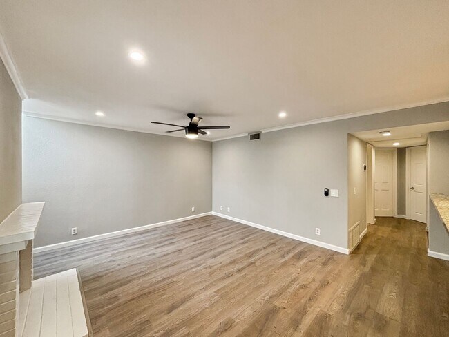 Building Photo - Modern 2BD/2BA Condo in El Cerrito W/ A/C,...