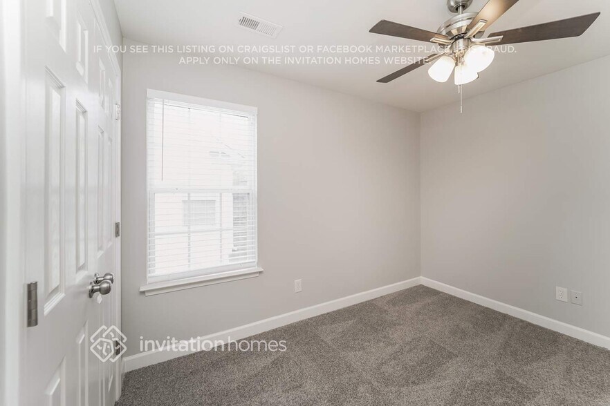 Building Photo - 6104 Eisenhower Ln