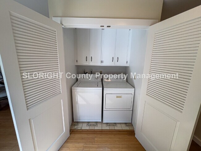 Building Photo - AVAILABLE NOW - Beautiful 2 Bed, 2 Bath Pi...