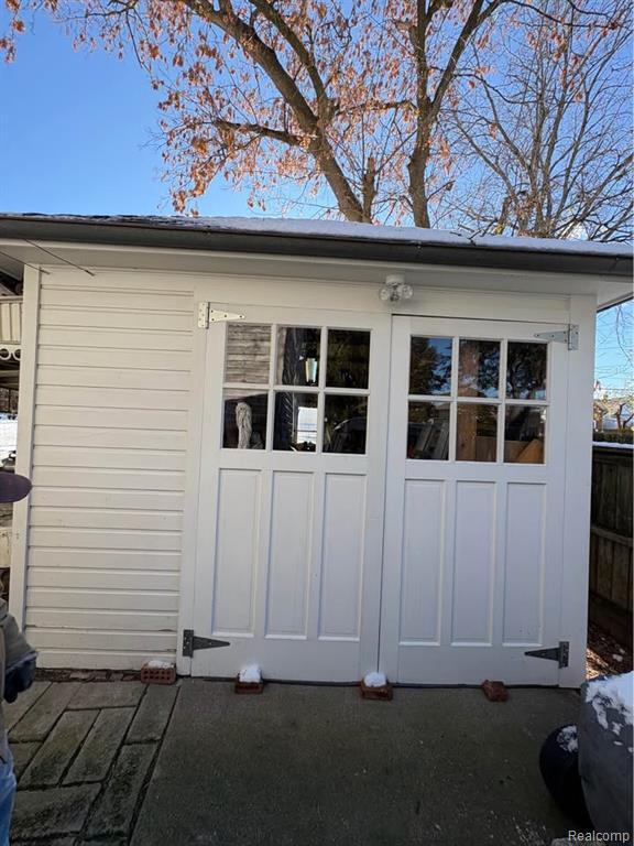 Building Photo - 426 E 4th St