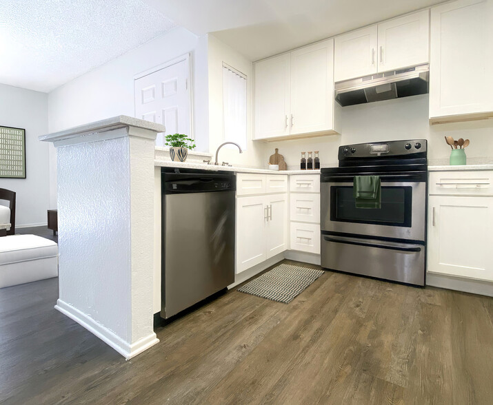 Building Photo - Highland Meadows