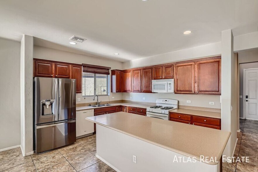 Primary Photo - 12600 N Brabant Dr