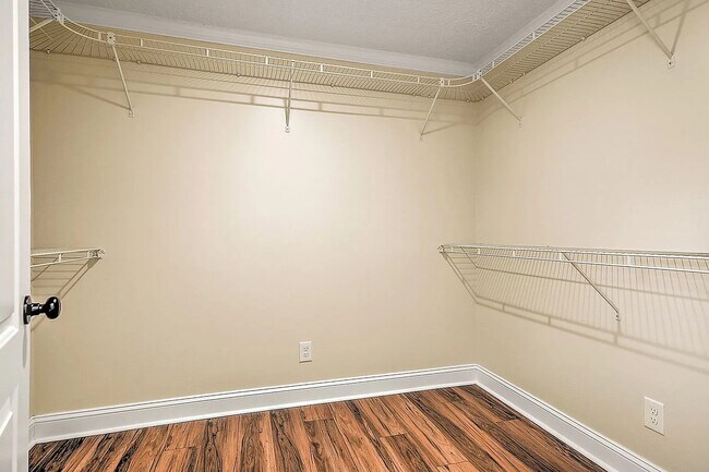 Building Photo - 2361 Hiwassee Dr