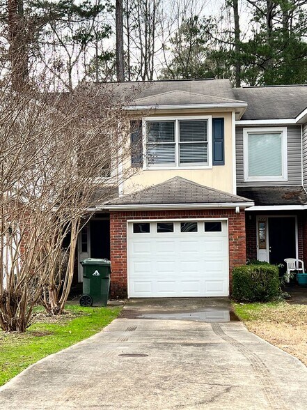 Building Photo - 575 Heritage Ct