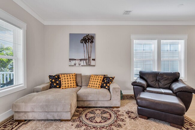Building Photo - **25% OFF FIRST MONTHS RENT IF YOU OCCUPY ...