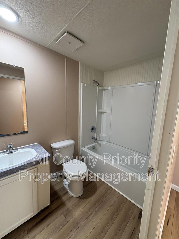 Building Photo - 1916 NC-210