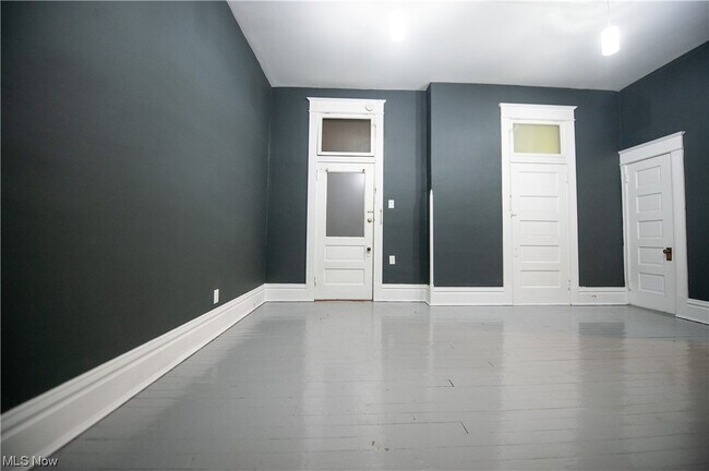 Building Photo - 641 Wheeling Ave