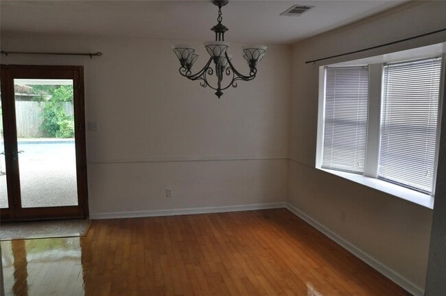 Building Photo - 5519 Caversham Dr