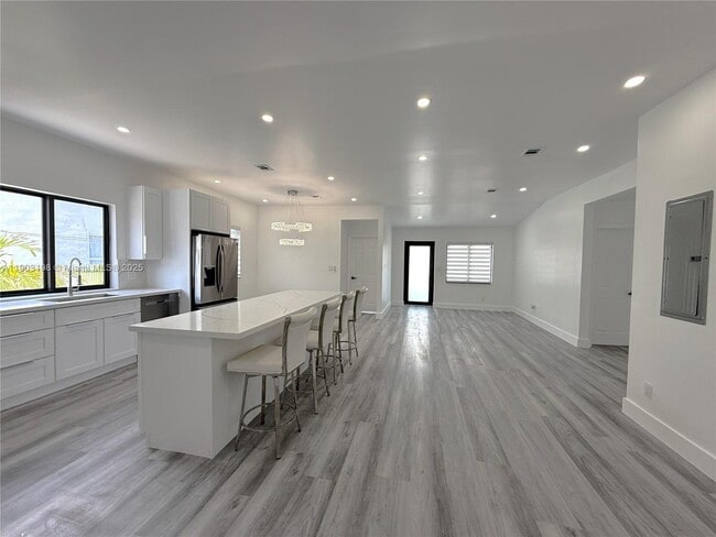 Building Photo - 240 SW 55th Ave