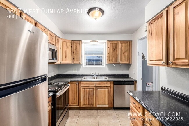 Building Photo - 3807 W Dunlap Ave