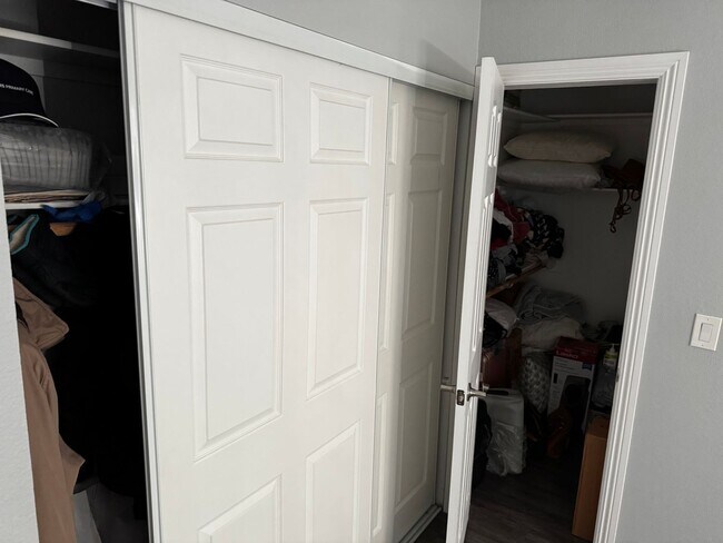 Building Photo - Downtown Single Story – Complete Remodel - Single Story - yr1942