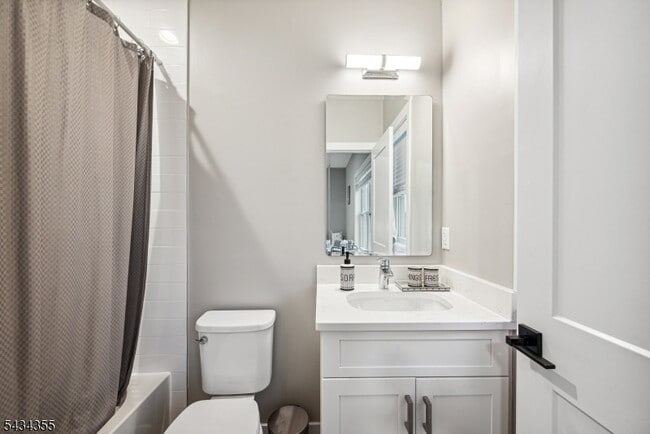Building Photo - 25 Stonybrook Cir