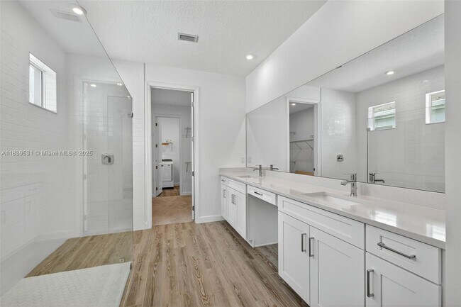 Building Photo - 10407 SW Aquila Wy