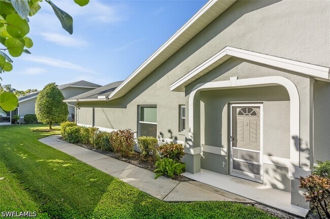 Building Photo - 1704 Royal Cir