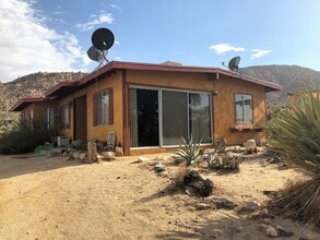 Building Photo - AVAILABLE NOW  $300 first month