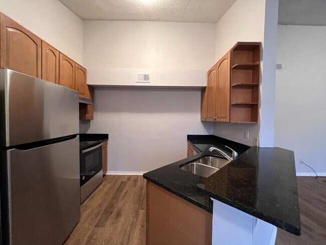 Building Photo - 4803 Normandy Pl