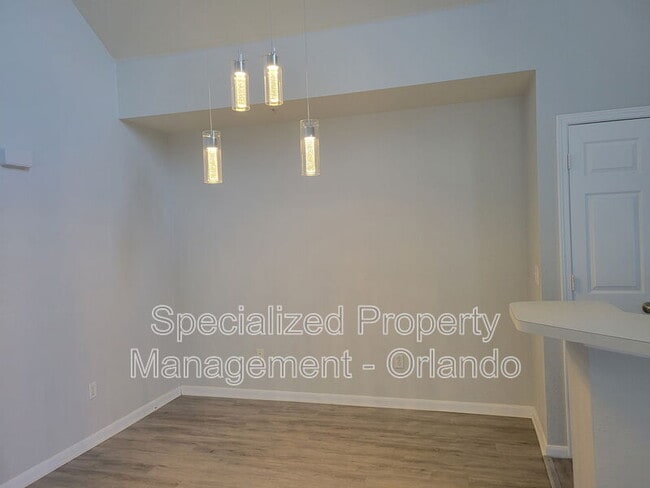 Building Photo - 9077 Lee Vista Blvd