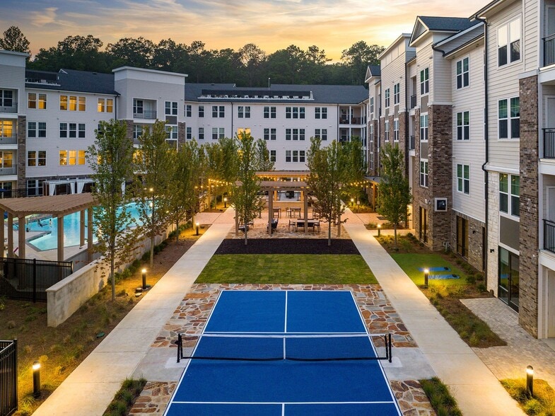 Courtyard and Pickleball - Overture Tributary 55+ Active Adult Apartment Homes