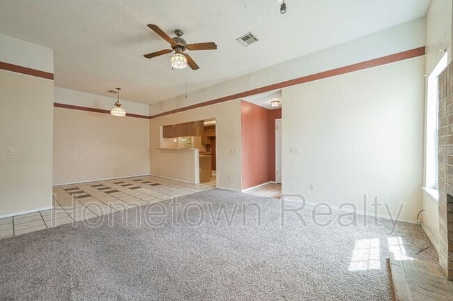 Building Photo - 2000 Twisted Oak Cir