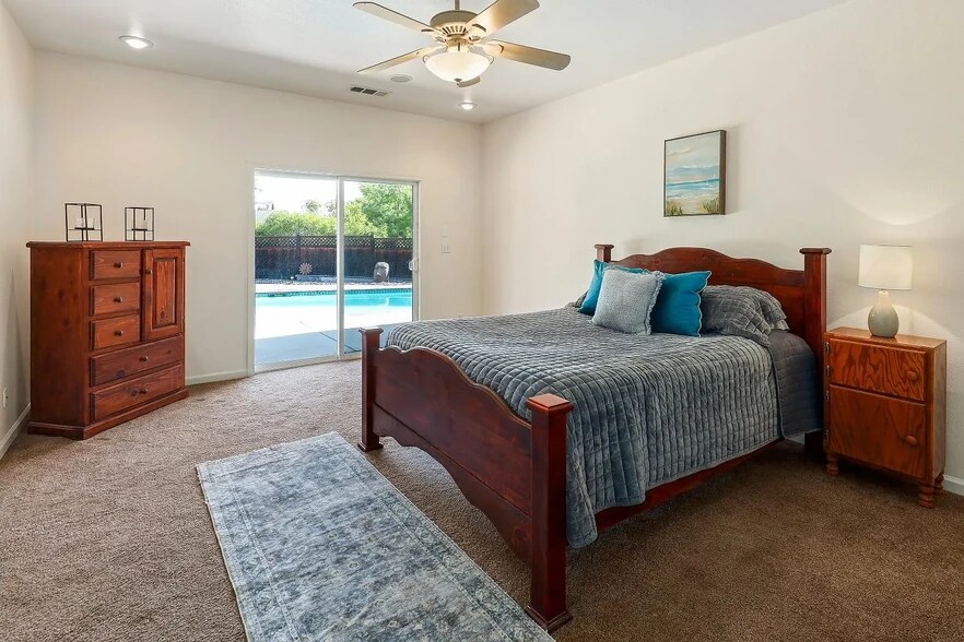 Building Photo - 689 Saint Andrews Rd