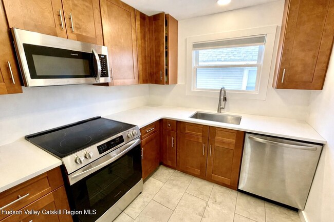 Building Photo - 97 W Bridge St