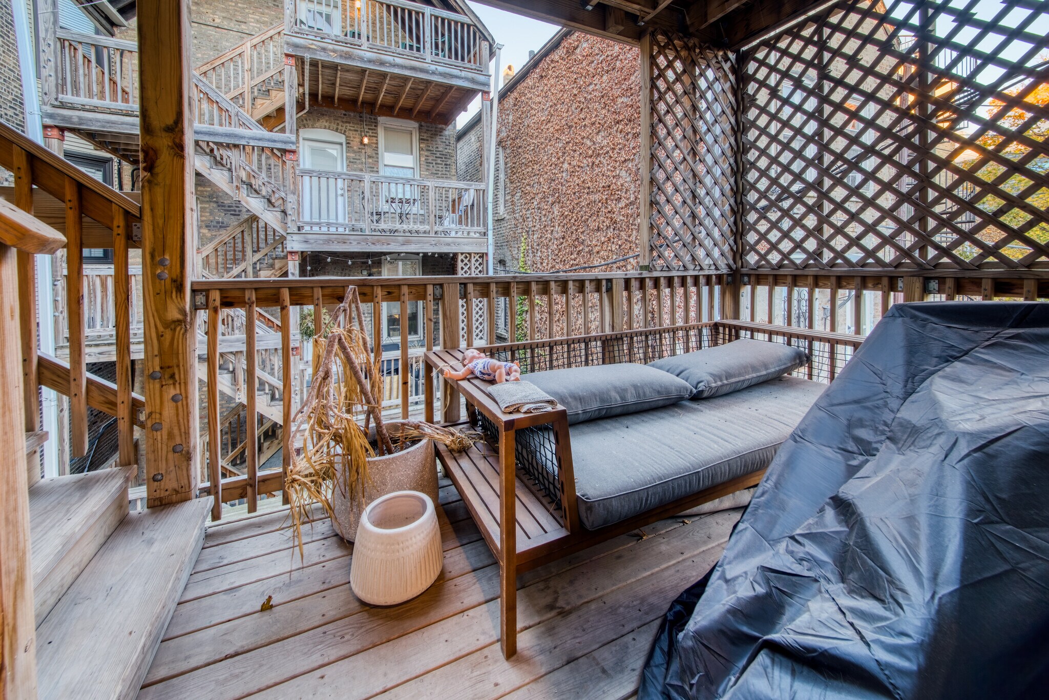 Building Photo - 2134 W Shakespeare Ave