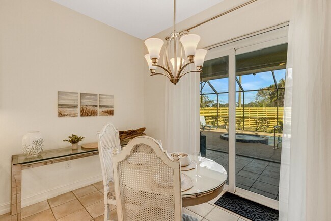 Building Photo - 4801 Edgemont Ct