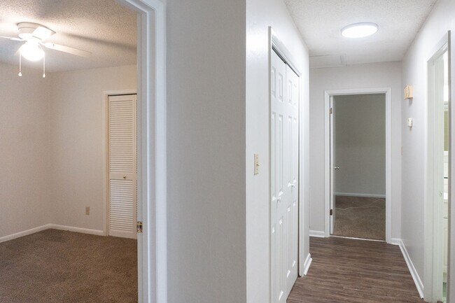 Building Photo - 1409 Lehigh Dr