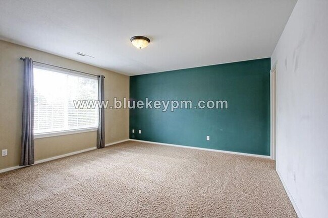 Building Photo - 3 Bed, 2.5 Bath Home with Large Bonus Room/4th Bedroom in Orchards by Prairie High School