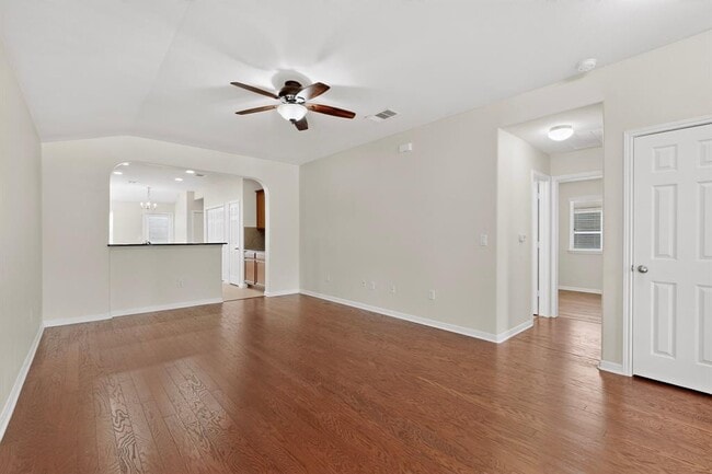 Building Photo - 18336 Friendship Hill Dr