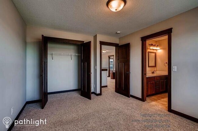 Building Photo - 18880 Iden Way, Lakeville, MN, 55044