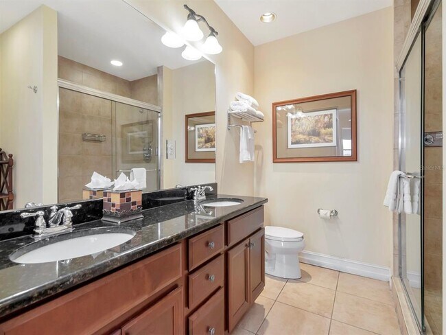 Building Photo - 13941 Clubhouse Dr