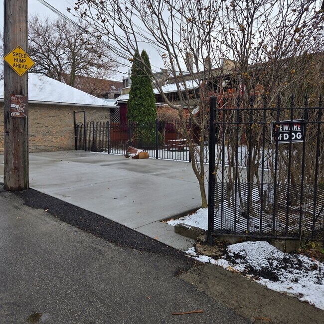 Building Photo - 2422 W Fullerton Ave