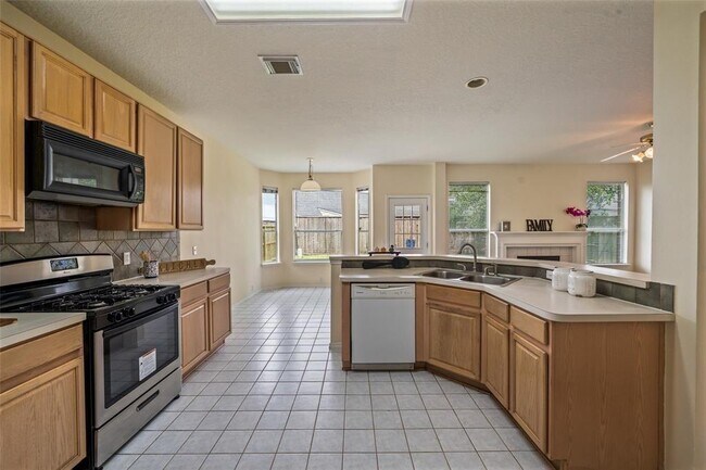 Building Photo - 11011 Hunting Path Ct