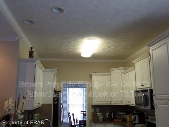 Building Photo - 124 Highgrove Ct