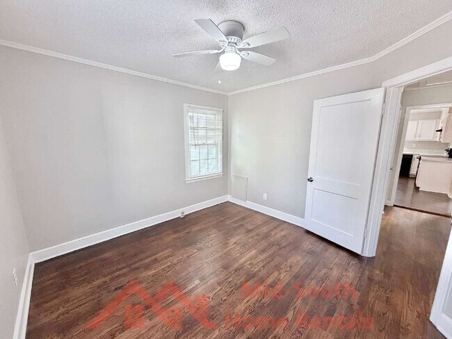 Building Photo - 3998 Victor Dr