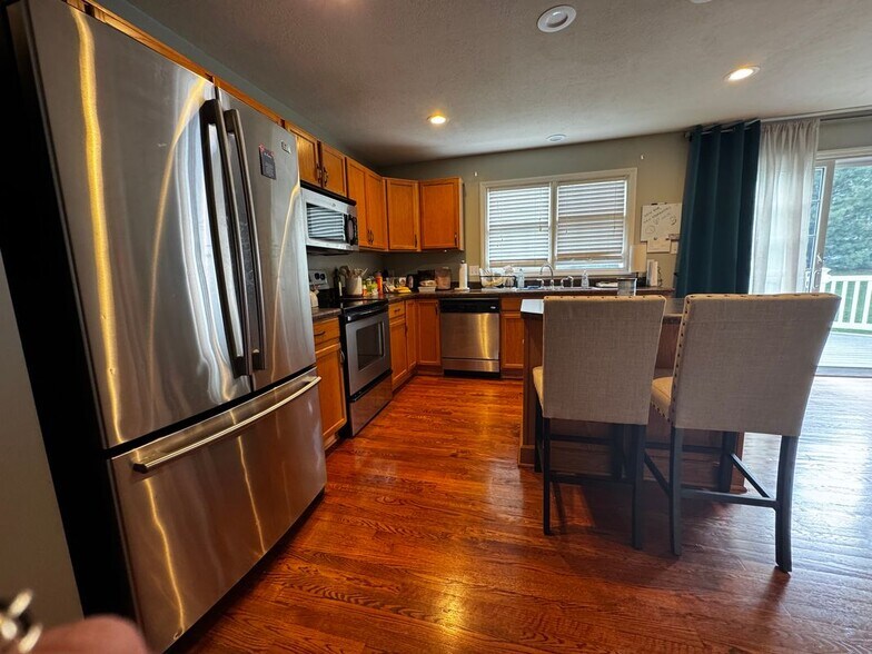 Building Photo - 305 Marshall Heights Dr